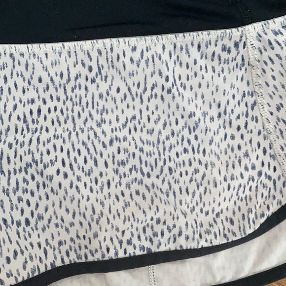 Lululemon speckled shorts - Picture 4 of 4